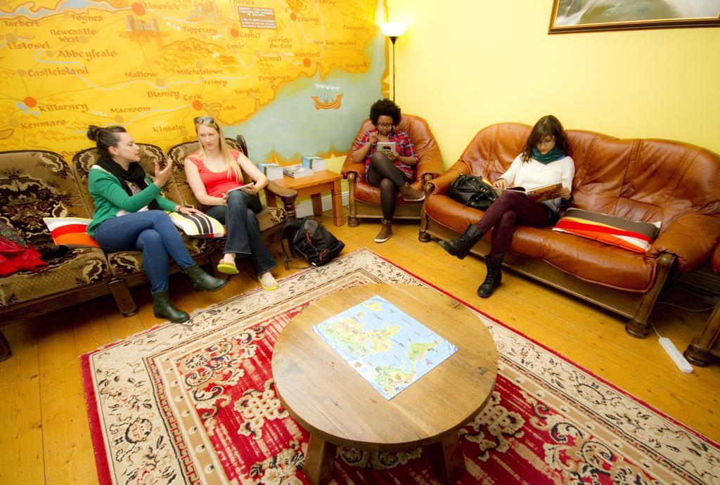 Cashel Holiday Hostel Екстериор снимка
